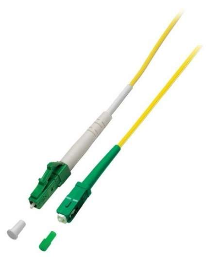 Een glasvezelkabel met SC en LC APC stekker